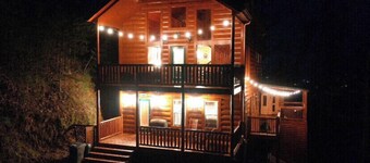 The KunTree Cabin in the Pigeon Forge