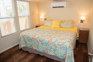 1 bedroom, desk, travel cot, free WiFi - Delicate Arch Cabin #03 (Moab)