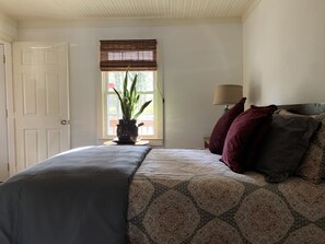 3 quartos, cofres nos quartos, escrivaninha