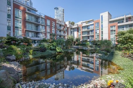 Exterior. ❤️ Heart of the City ❤️
Arena/Gastown/Chinatown
Pool, Gym, Sauna, Hot Tub