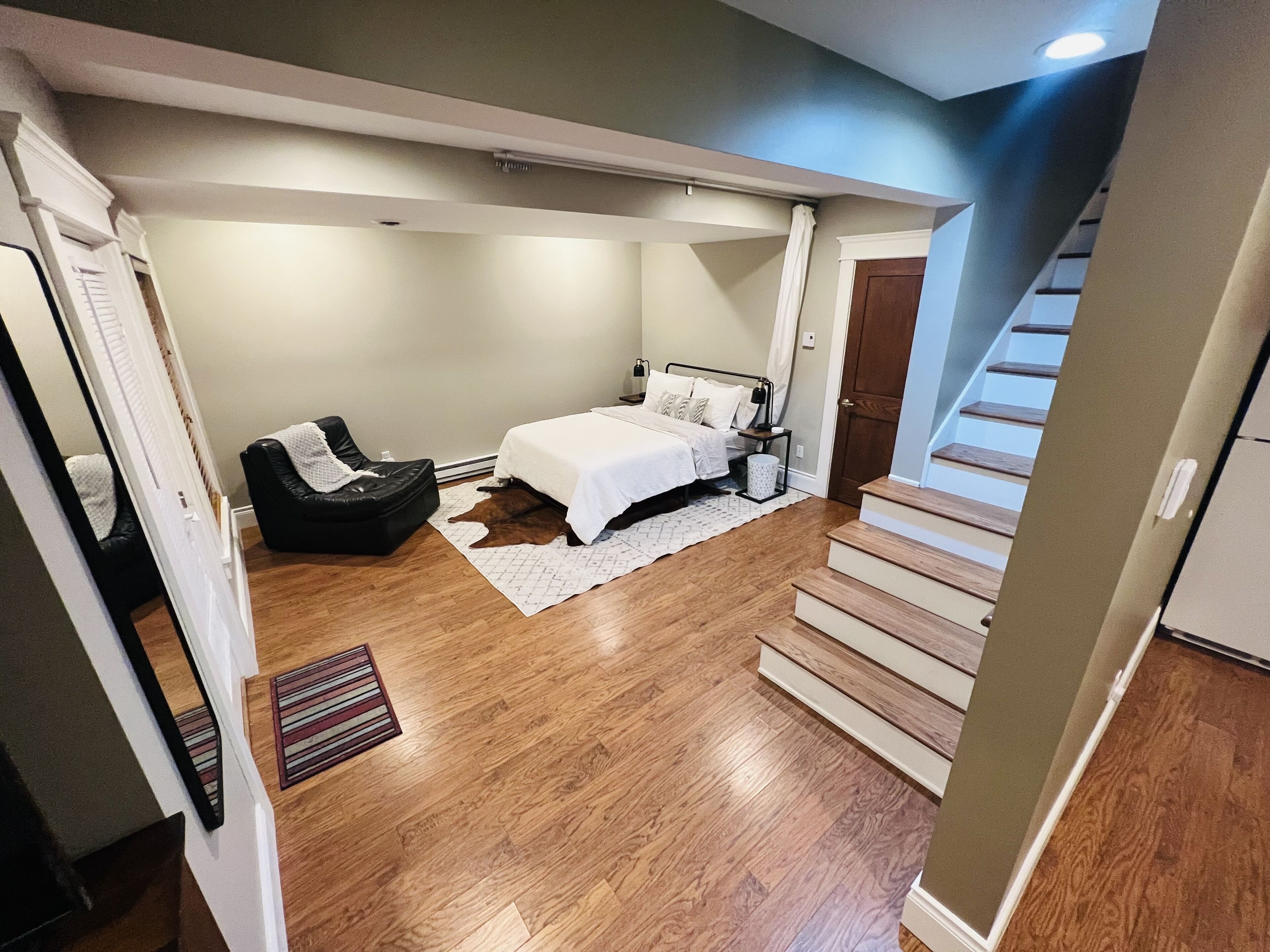 4 habitaciones, escritorio, tabla de planchar con plancha y wifi gratis 