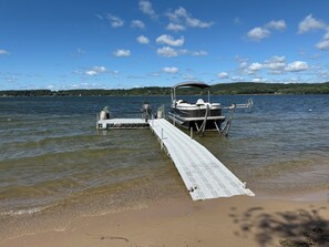 Plage, chaises longues, serviettes de plage