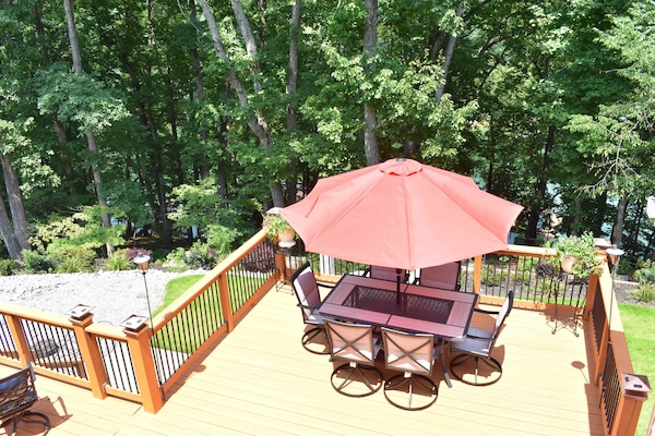 屋外ダイニングエリア