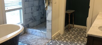 Spacious 1-Bedroom Apt, Large Bath, Kitchenette in Livingston, MT Neighborhood