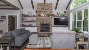 Smart TV, fireplace, video games, DVD player