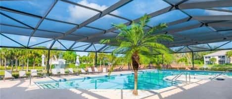 Piscine extérieure, piscine chauffée