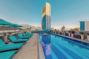 Piscine extérieure, piscine chauffée