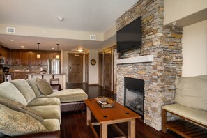 Televisión, chimenea, videojuegos y futbolito 