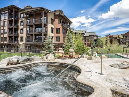 Larkspur, Gondola to sweep you to the Base Area, Pool/Hot Tubs, Amenities Galore!