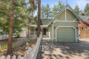 Exterior - The Snoozy Moose! Families love! Close to Slopes, Lake, Trails & All (Big Bear)