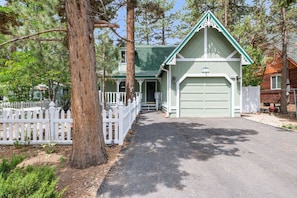 Exterior - The Snoozy Moose! Families love! Close to Slopes, Lake, Trails & All (Big Bear)