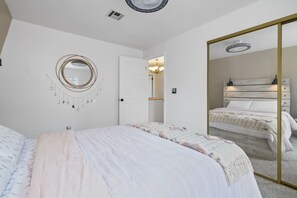 4 camere, una scrivania, Wi-Fi gratuito, lenzuola