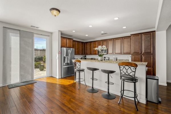 Refrigerador, microondas, horno, placa de cocina