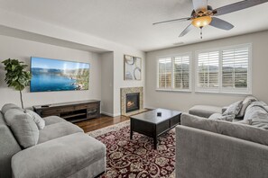 Smart TV, fireplace, DVD player, ping pong