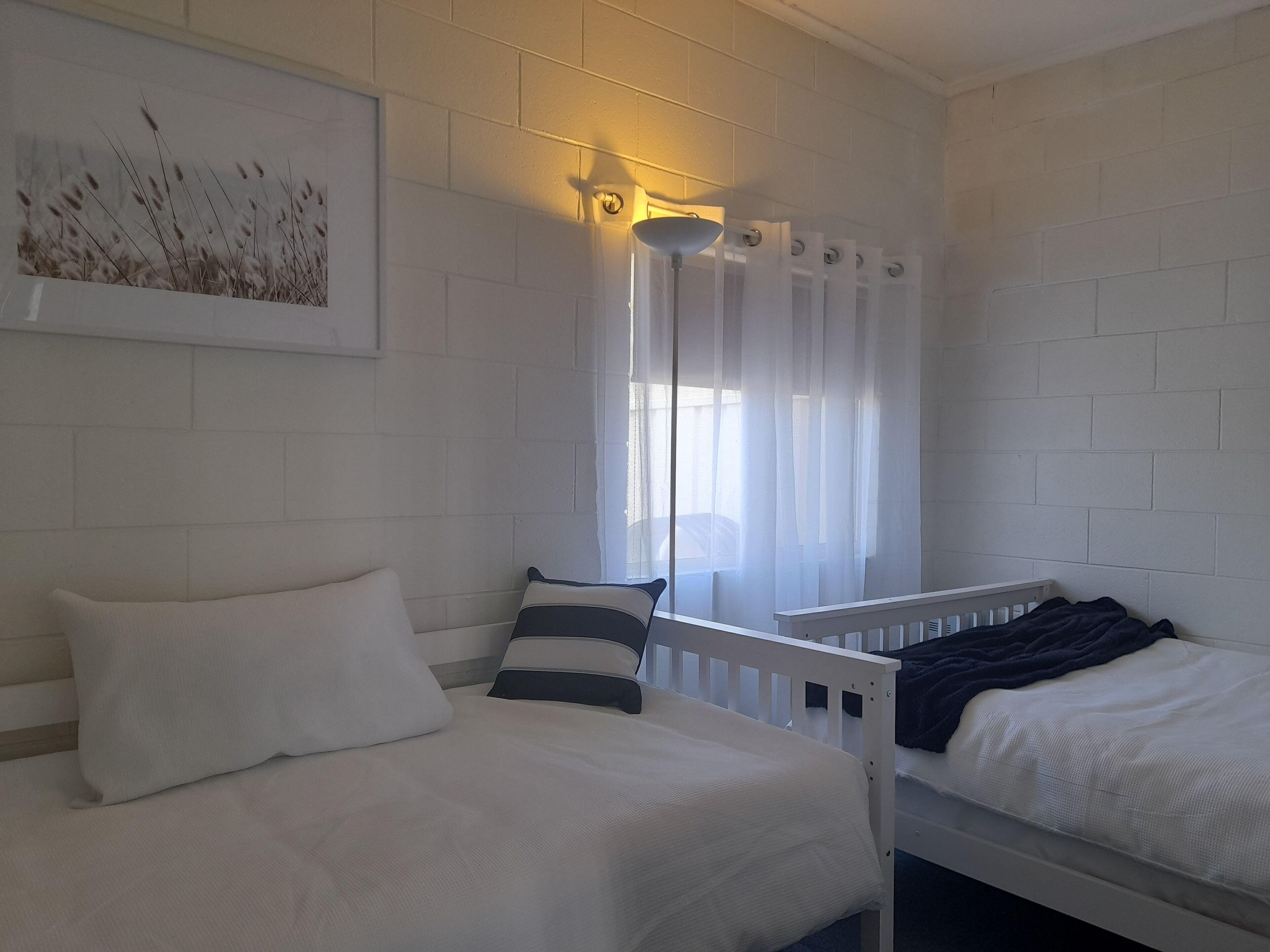 \"Sunset Dreamz\" Lake front accommodation with 180 degree Lake Bonney views — image 19