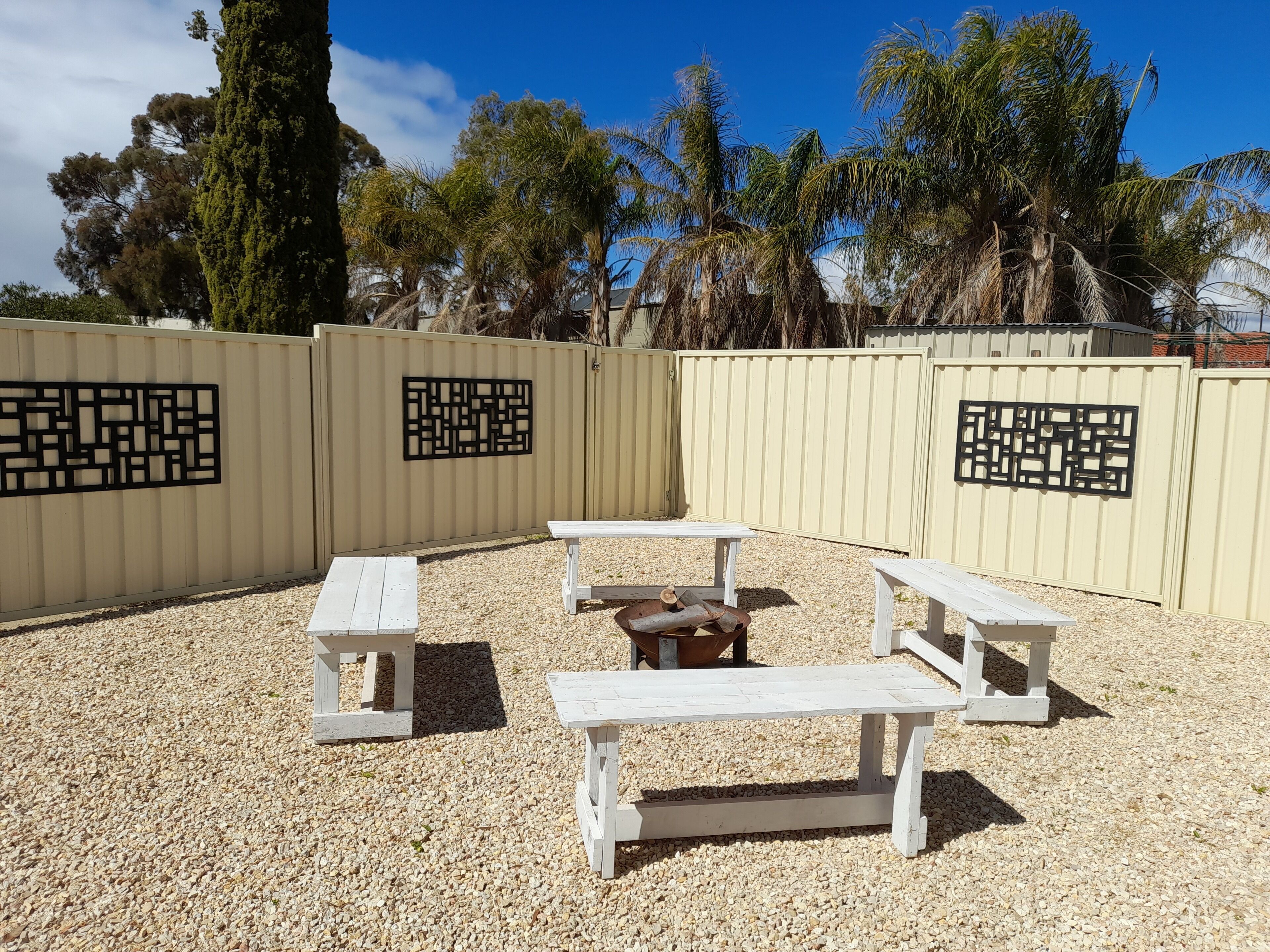 \"Sunset Dreamz\" Lake front accommodation with 180 degree Lake Bonney views — image 3