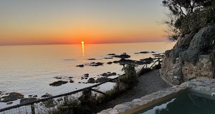 Casa Frontemare con Scesa al Mare Privata
