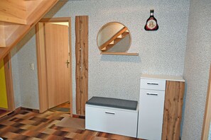 Interior - Vacation apartment with sitting area in the garden on the Bodden in Ralswiek - Holiday apartment with (Ralswiek)