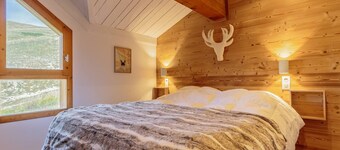 Bright chalet with 4 bedrooms and parking in La Plagne