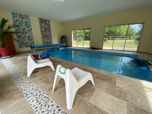 Indendørs pool, opvarmet pool