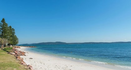 Beach Bungalow – pet friendly Beach Shack directly opposite beach