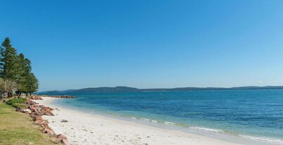 Beach Bungalow – pet friendly Beach Shack directly opposite beach