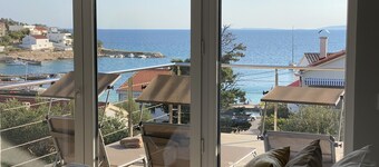 Modern Villa with Pool & Sea View-40m to the Beach