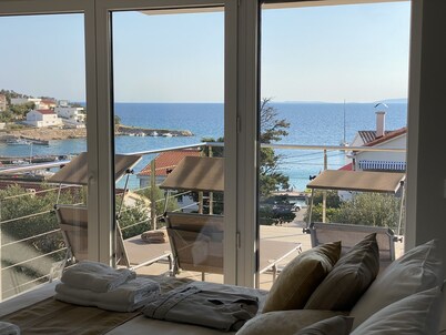 Modern Villa with Pool & Sea View-40m to the Beach