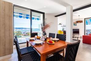 Dining - VUE DES ANGES AP4238 By Riviera Holiday Homes (Niza)