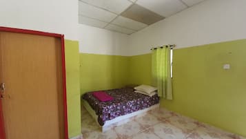Deluxe Double Room, 1 Queen Bed | Free WiFi, bed sheets