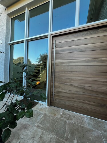 Au Coeur du Golf de Massane Villa Contemporaine Climatisée Avec Piscine