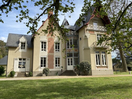 Location domaine de la Coudraie <br>Château and its annex Sarthe (72560) France