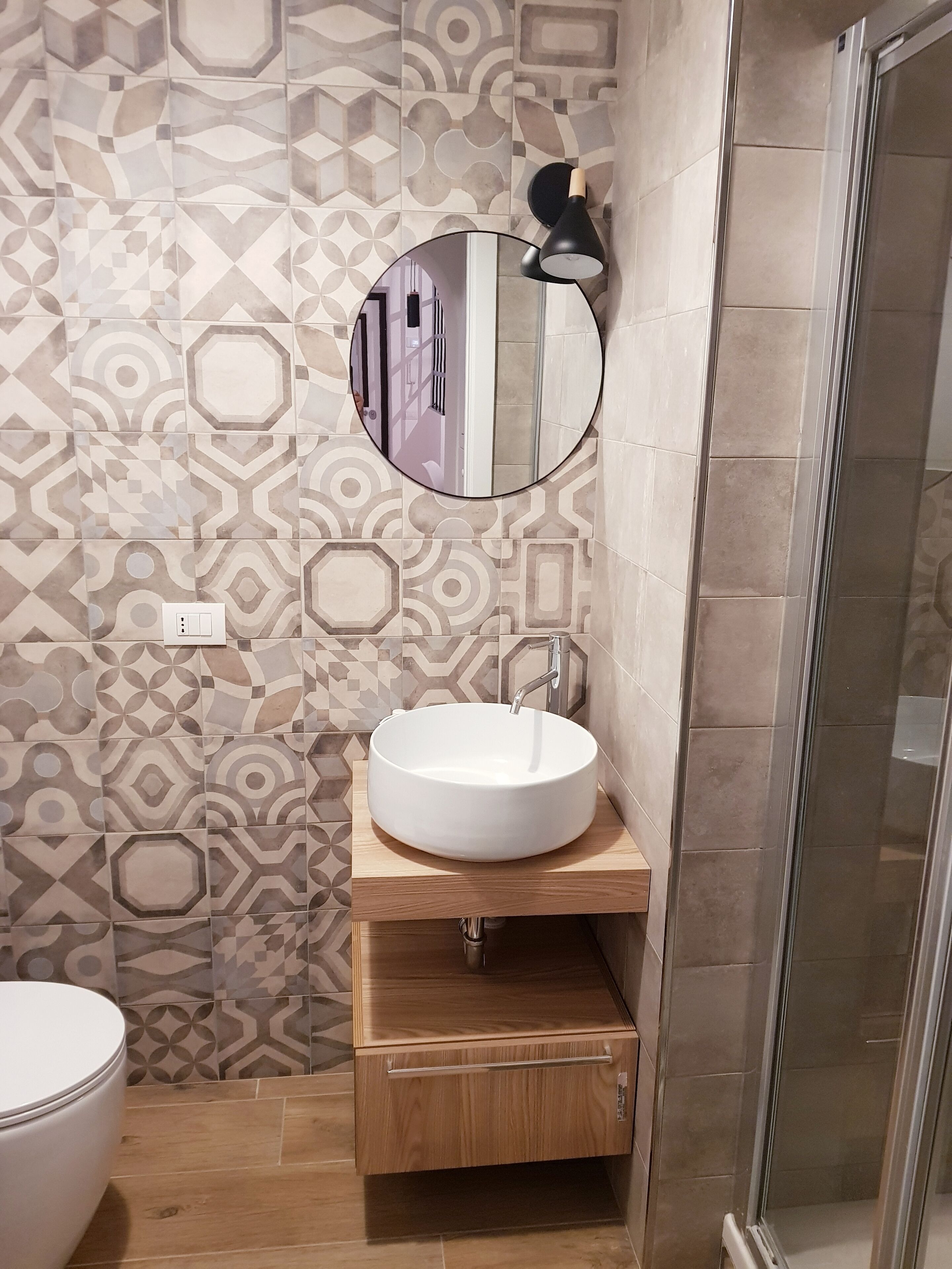 Dusche, Haartrockner, Bidet, Handtücher