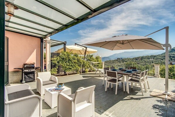 Outdoor dining - Casa Filippo by Feeling Italy (Sant'Agata sui Due Golfi)