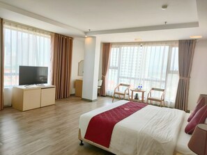Habitación doble Deluxe de uso individual | Escritorio, wifi gratis y ropa de cama