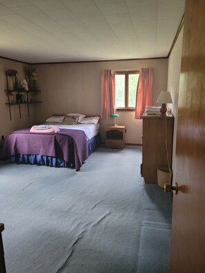 5 soverom, strykejern/-brett, wi-fi (inkludert) og sengetøy