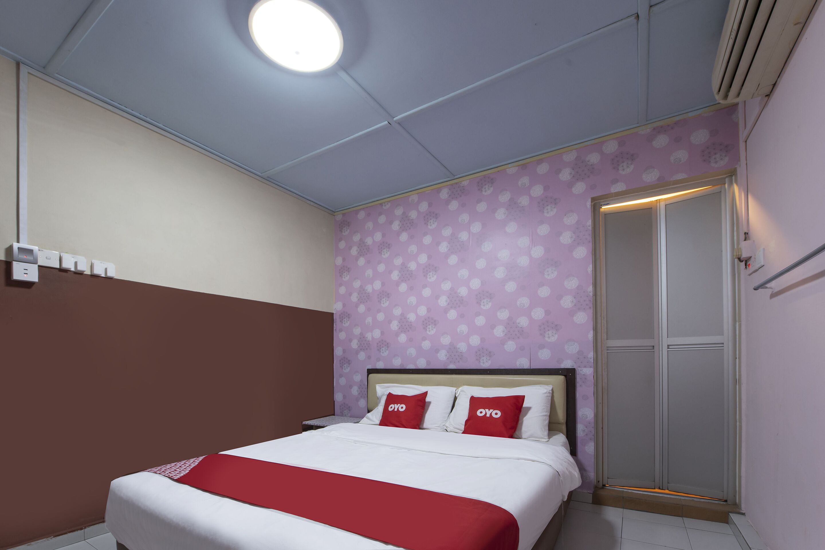 double room | free wifi, bed sheets