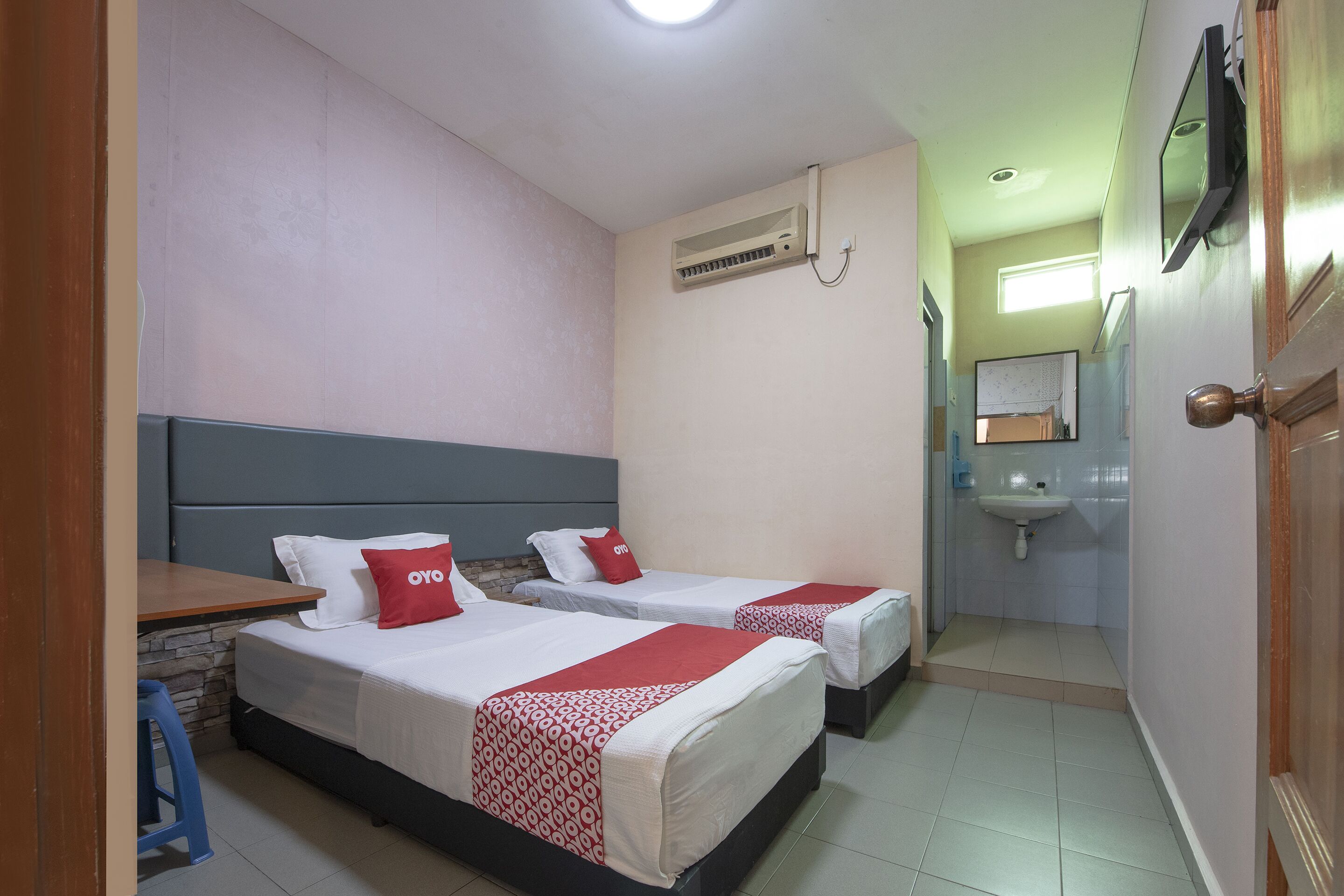 twin room | free wifi, bed sheets