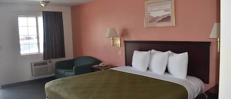 Cortinas blackout, tabla de planchar con plancha y wifi gratis