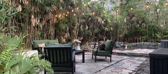 Beautiful Roser Park Cottage - Walk to Downtown - 15 min Drive to Beaches