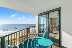Property grounds - Crescent Sands I H6-2BR/2BA Oceanfront condo in Crescent Beach (North Myrtle Beach)