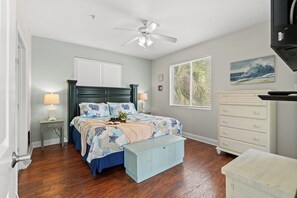 4 bedrooms, free WiFi - Ocean Breeze Lux Villas 1D-2nd Row-Outdoor Pool (North Myrtle Beach)