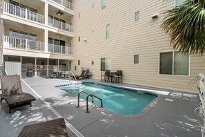Outdoor pool - Ocean Breeze Lux Villas 1D-2nd Row-Outdoor Pool (North Myrtle Beach)