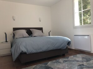 4 Schlafzimmer, Bügeleisen/Bügelbrett, WLAN