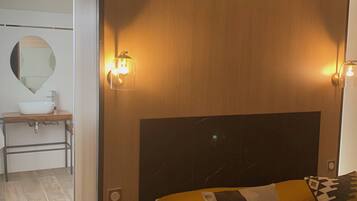 2 bedrooms, iron/ironing board, travel crib, WiFi