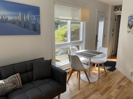 1 Schlafzimmer, individuell dekoriert, individuell eingerichtet