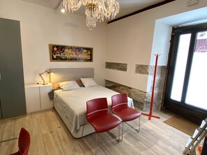 1 chambre, bureau, Wi-Fi, draps fournis