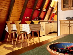 Dining - N16 - Cozy rooftop house with a beautiful garden by the lake in the Bavarian Forest (Waldkirchen)