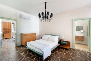4 bedrooms, iron/ironing board, travel crib, free WiFi