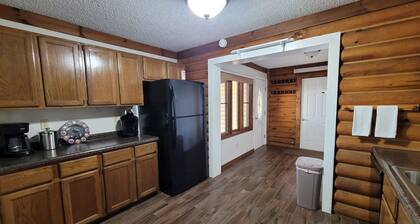 Large Retreat*Mountain Views*Close to Custer